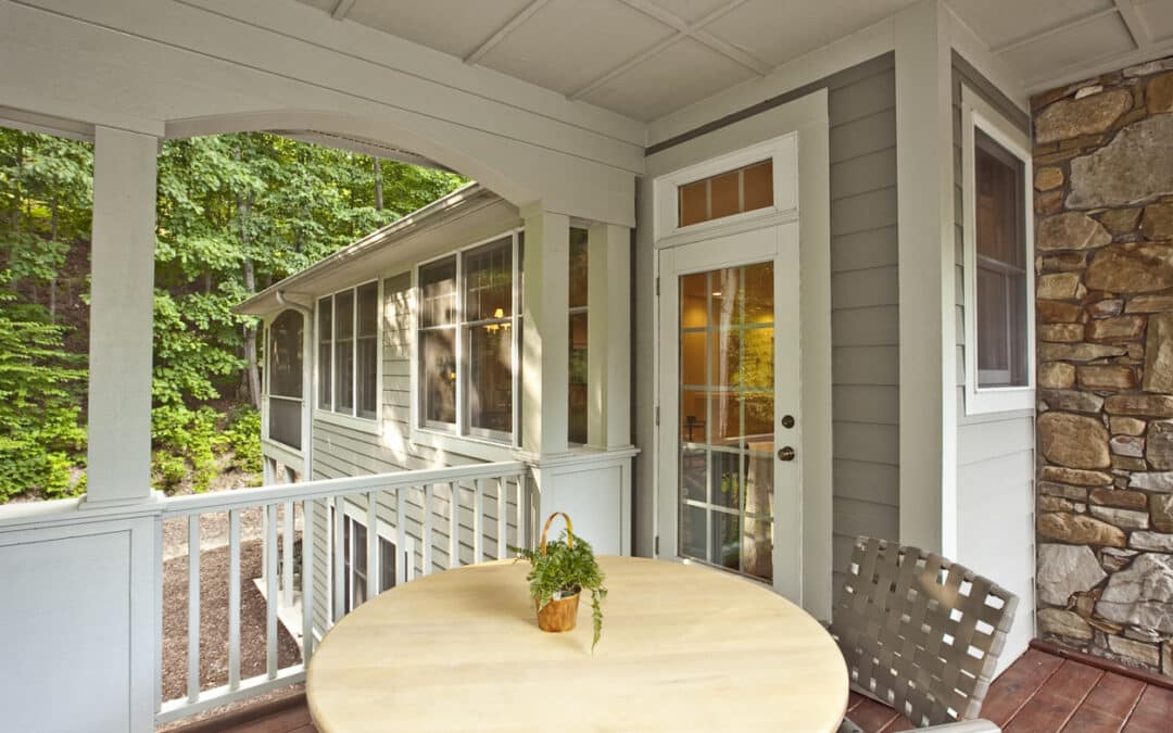 Covered Porch vs Deck: Which is Best for Your Home?