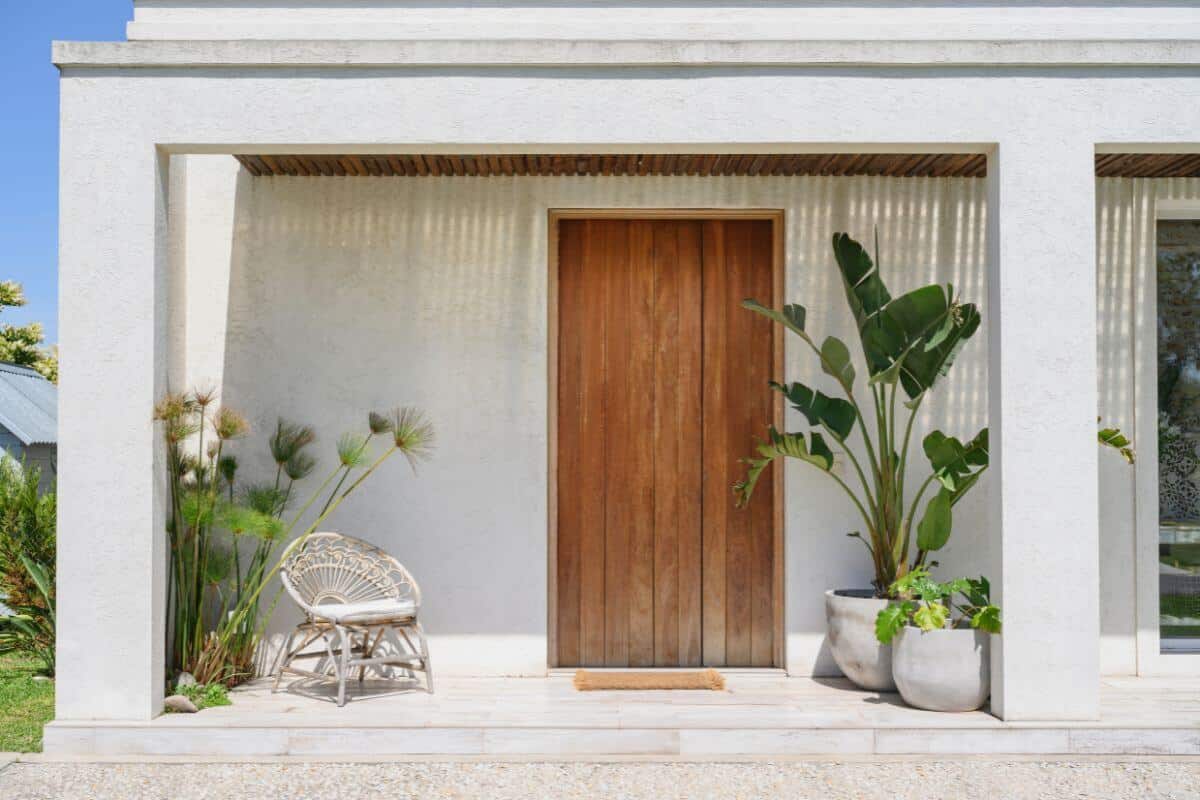 diy-front-porch-remodeling-add-greenery